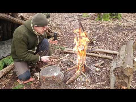 #Bushcraft #Survival #Campcraft Part 2 Ultimate Bushcraft Solo Natural Shelter