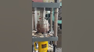 Coin minting machine in action! 🪙 #CoinFactory #MintingMachine #MetalProcessing