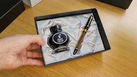 Unboxing the Pilot Custom 823 Fountain Pen