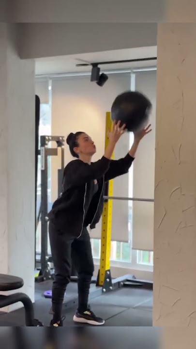 ozgiyagiz workout 🥰🥰#turkish actress