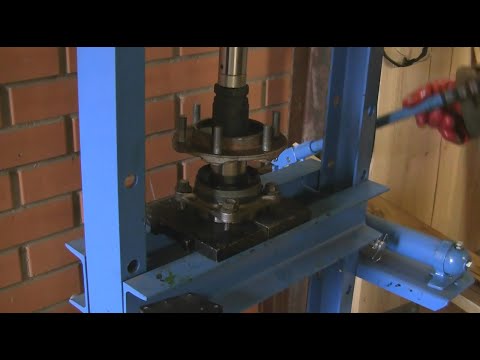 Прадо 150. Замена подшипника передней ступицы.