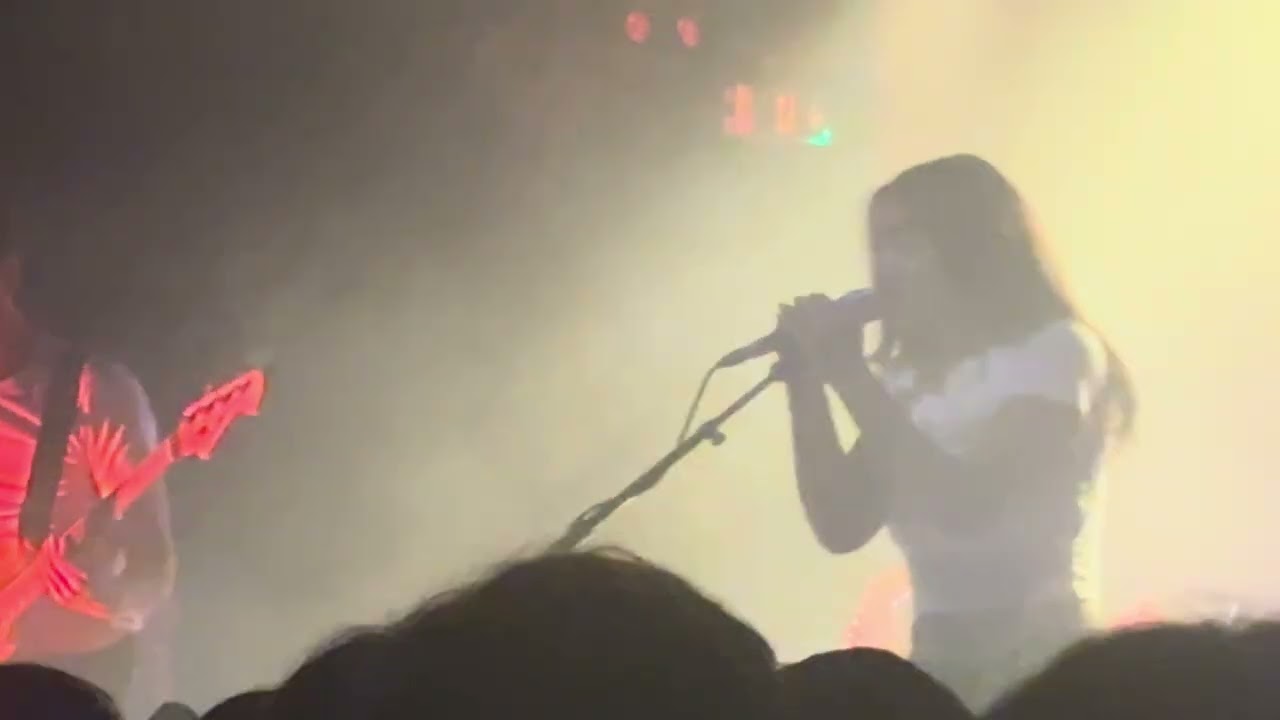 English Teacher - Paving Slab - 24/11/25