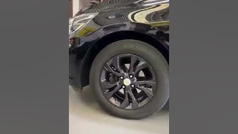 Chevrolet Onix com réplicas aro 15"