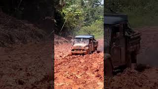 Bandeirantes Atravessando Atoleiro Na Transamazônica.