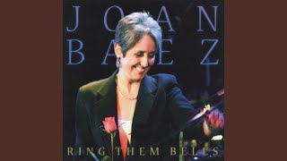 Video voorbeeld van "Joan Baez - And The Band Played Waltzing Matilda (Live)"