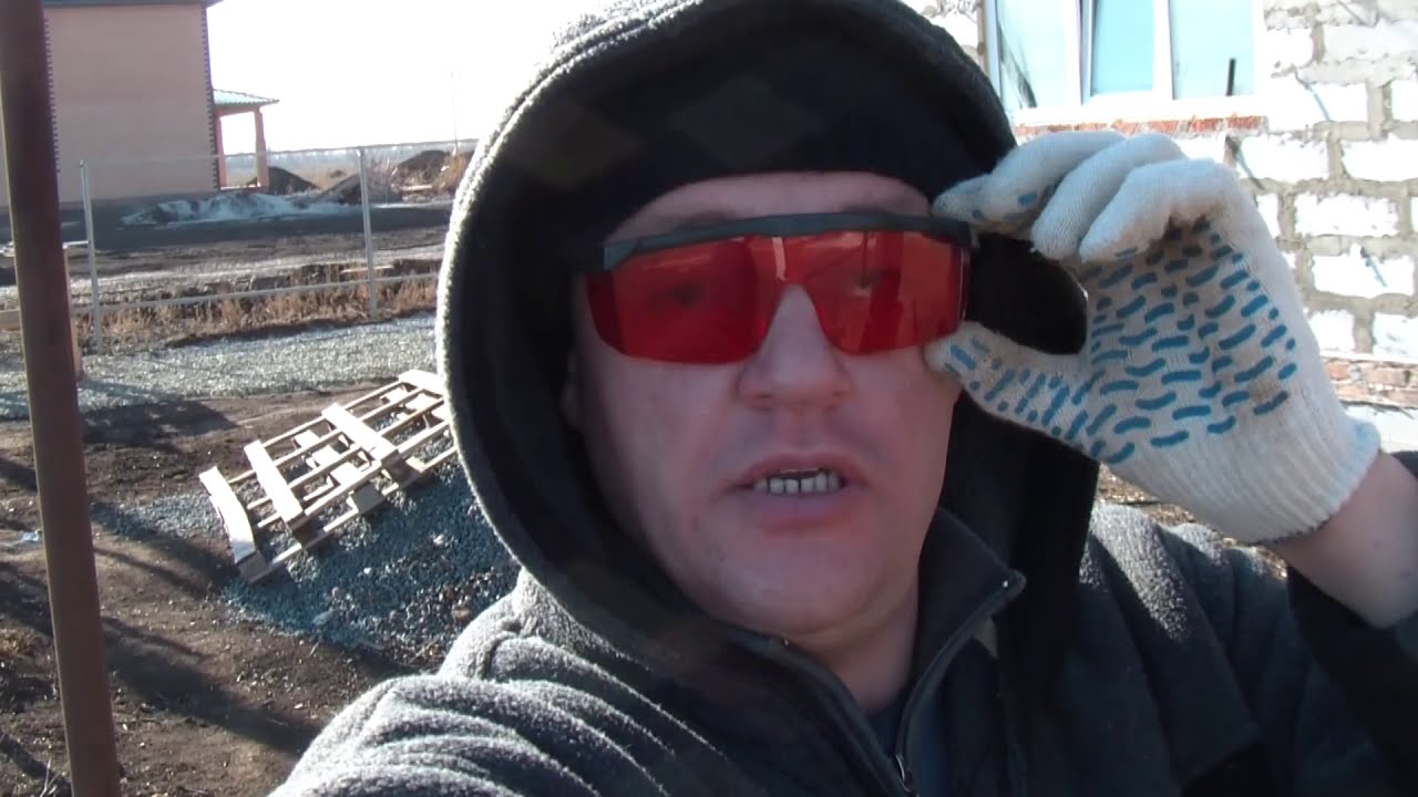 ЗАБОР ИЗ ПРОФЛИСТА СВОИМИ РУКАМИ - YouTube