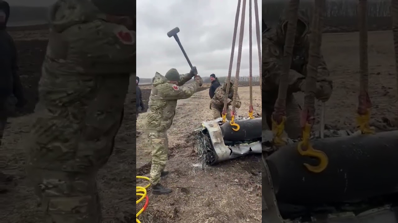 Экстрим-разбор крылатой ракеты Х-101 кувалдой военнослужающим ВСУ