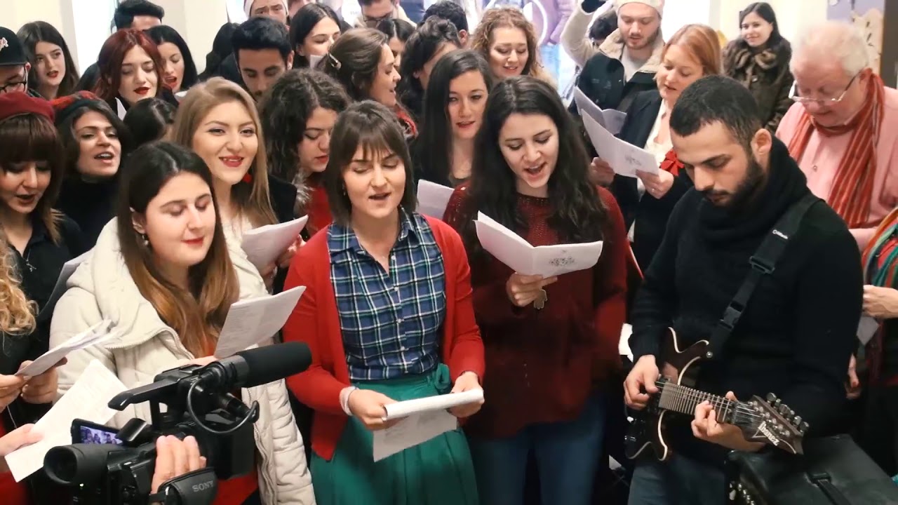 Christmas Songs in Italian, Japanese, Spanish, Russian, German, Portegese, Turkish and English