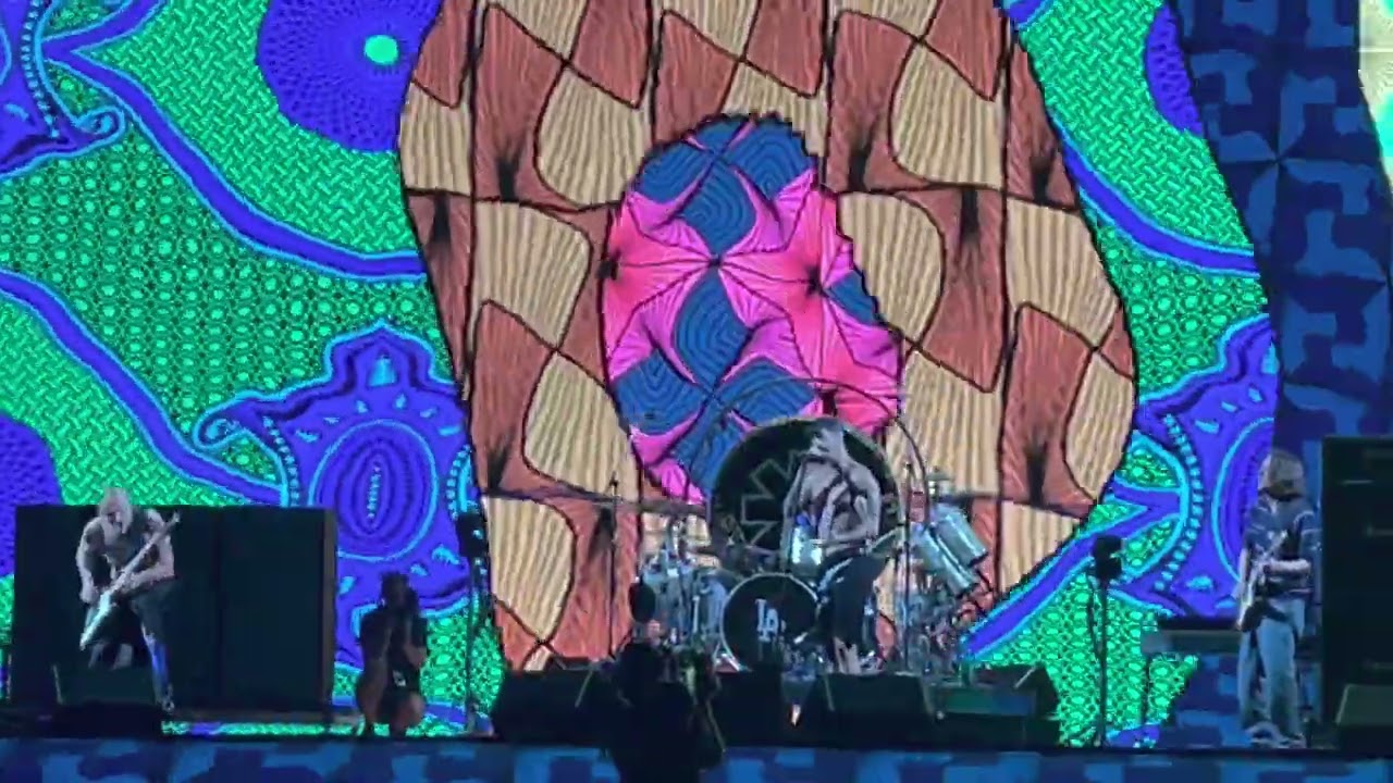 Red Hot Chili Peppers // Give It Away // Chicago, IL Soldier Field 8/19