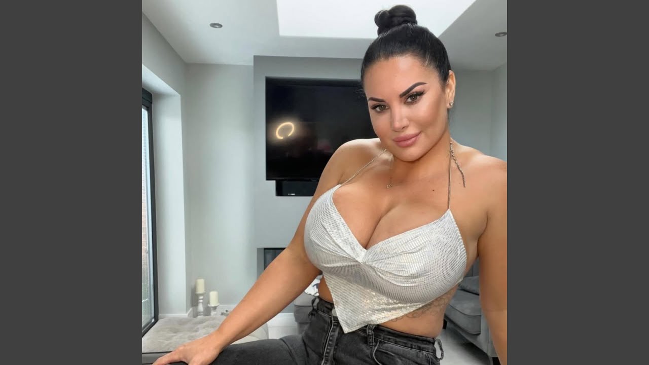 ⁣Big Boobs Girl (Lonely)