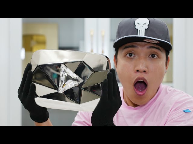 NTN - Tôi Đã Nhận Được Nút Kim Cương (First Time Unboxing Diamond Button 10M SUB )