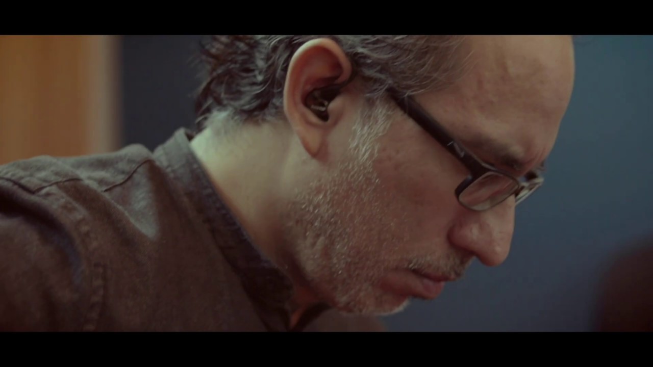 "Follow" del álbum Convergencias de Alex Mercado