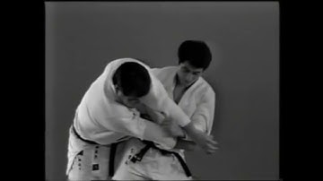 Judo body drop - Tai otoshi