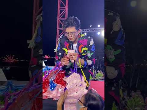 เก็บตก เซ็นรูปให้Fc ไรอัล กาจบัณฑิต งานลอยกระทงเทศบาลเมืองศรีราชา ชลบุรี | 8.11.2565 | แอบเที่ยวกัน