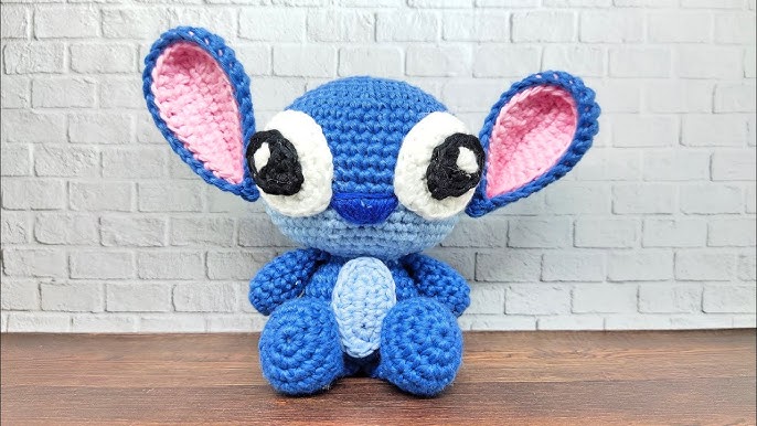 Disney Lilo and Stitch Crochet Craft Kit - Make Stitch and Scrump -  Everything You Need : : Home & Kitchen