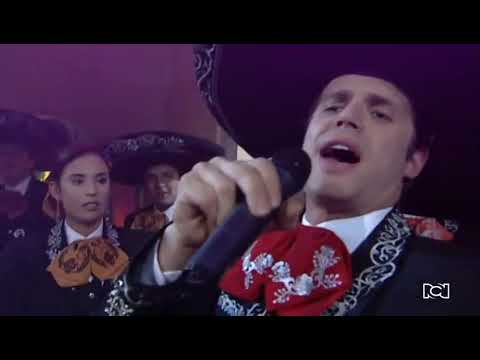 Francisco se viste de mariachi y deja a ms de uno sin palabras | La hija del mariachi