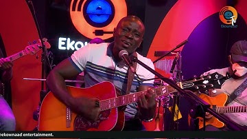 SIX STRINGS ON HOURLY LIVE JAM