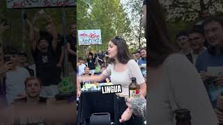 Ragazza fa esplodere il pubblico in freestyle (@Esisaa) #freestyleitaliano #freestylerap #shorts