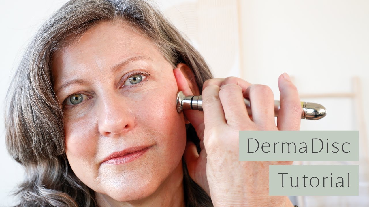 How to Use the DermaDisc Microdermabrasion Device YouTube