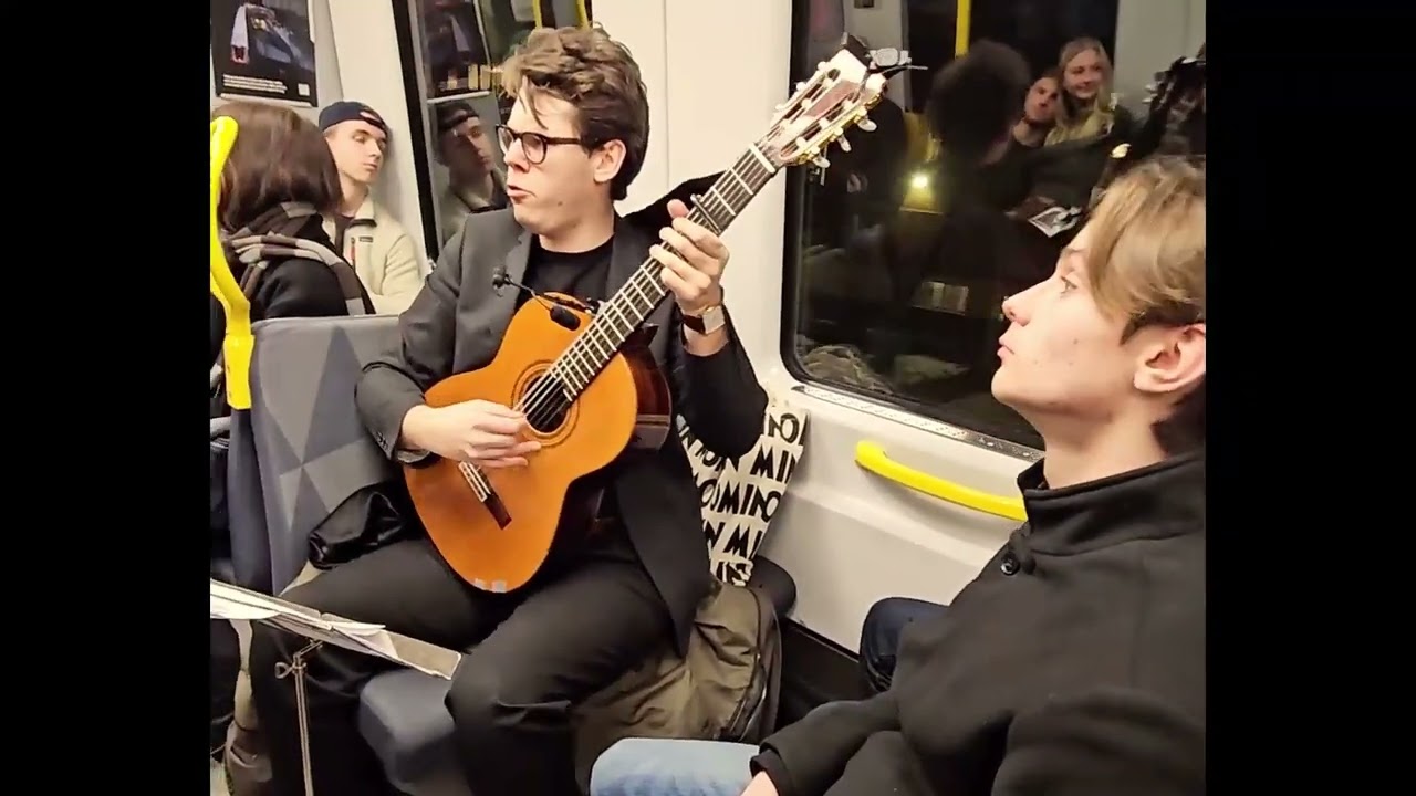 Jag ger dig min morgon - Live i Tunnelbanan -  William Sundman Sääf sjunger Fred Åkerström