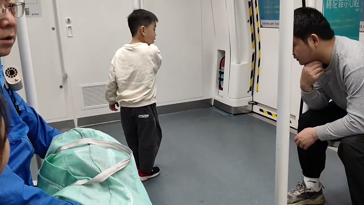 深圳地鐵1號線雙重龐巴迪