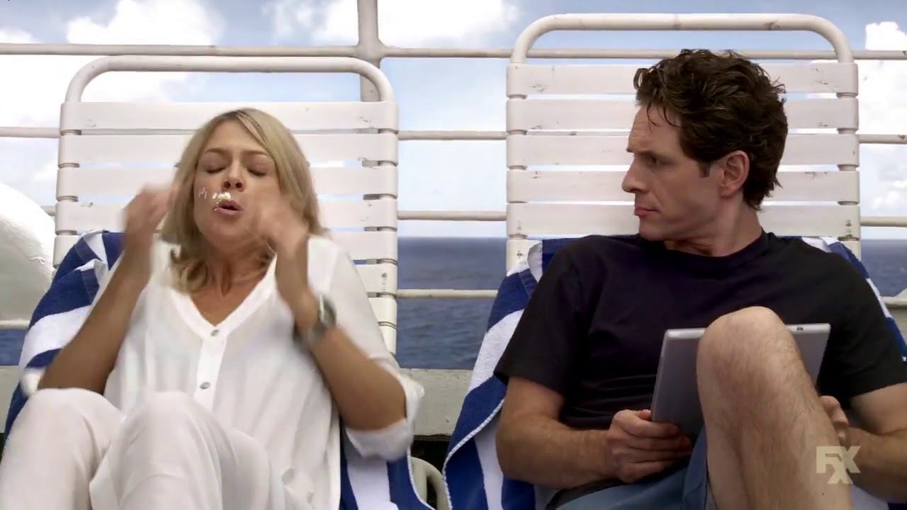 It's Always Sunny in Philadelphia - A Bird takes a Shit in Dees Mouth