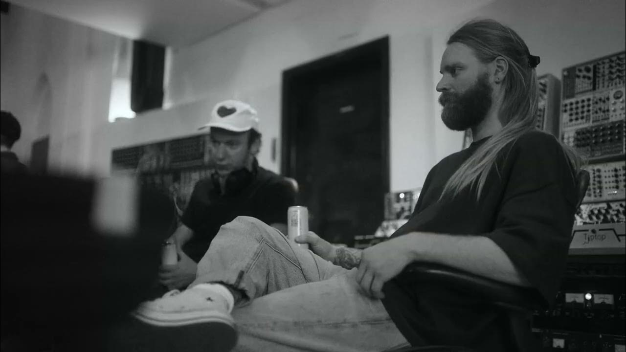 Tiny riot. Tiny riot. Space man сэм райдер. Sam ryder spaceman. Sam ryder spaceman.