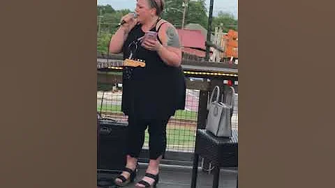Rachel Eason sings Valerie