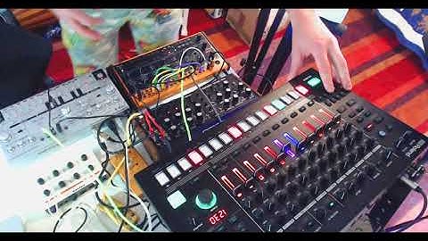 Messy Desk Sessions presents Messy Desk Aciiiiid w/ TD 3, Crave, DFAM & TR8S