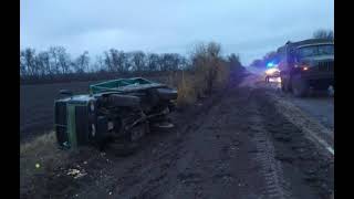 В Николаевской области перевернулся военный грузовик, есть пострадавшие.