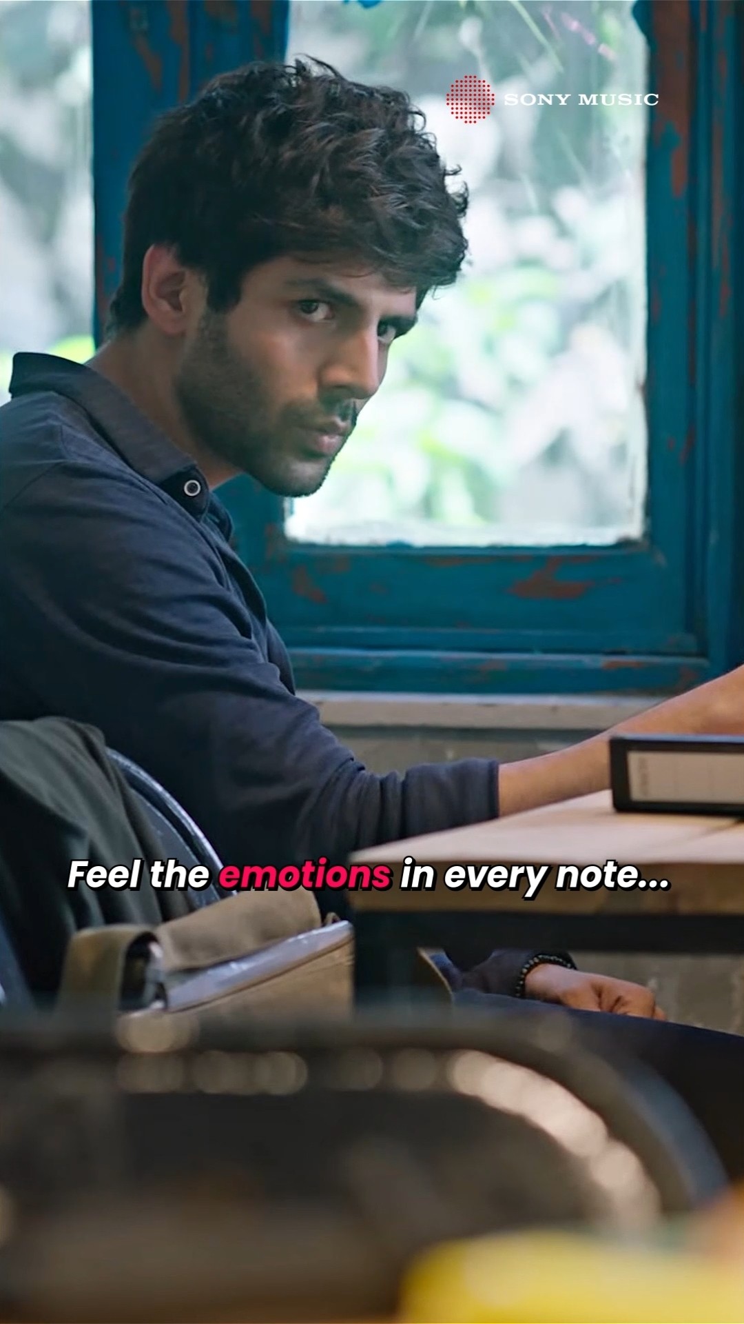 When distance feels closer than ever... ?✨ #pritam #mohitchauhan #kartikaaryan