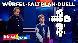 Jan Josef Liefers vs. August (12): Würfel-Faltplan-Duell | Klein gegen Groß