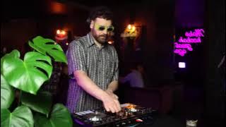 KRUTOY MACHA RĄCZKĄ X DJ NOZ