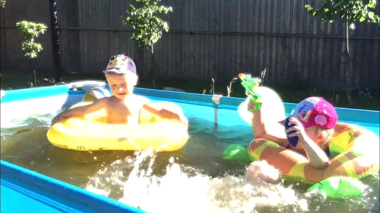 Дети в бассейне на даче купаются. Бассейн сокол липецк. Купание детей в бассейне на даче. Влог купаемся в бассейне. Vlog бассейн.