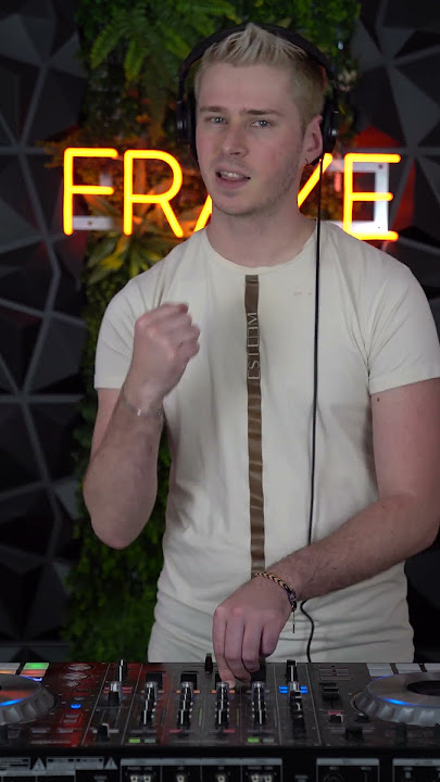 Download lagu Bad and Boujee VS. Highway to Hell