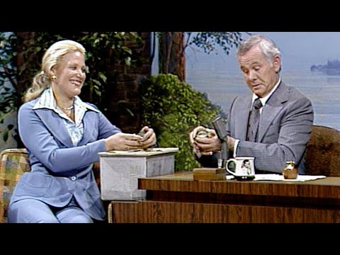 Joan Embery Visits and Brings a Bullfrog That Leaves a Little Gift For Johnny on Carson Tonight Show
