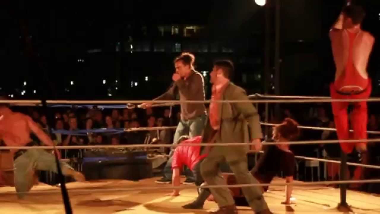 06/09/2014 - La Défense Tours Circus 2014 - Cie 100 Issues « Idéaux Beurre Noir »