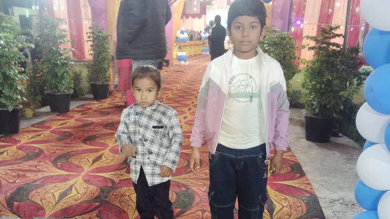 बच्चों को इंडिपेंडेंट भी बनाना चाहिए। और मेरे  बच्चे की बात 😅 सुनोगे तो हँस हँस के लोट पोट। 