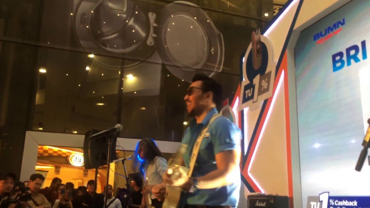 NAIF - Senang Bersamamu Live at Gandaria City (BRI Easy Card event)