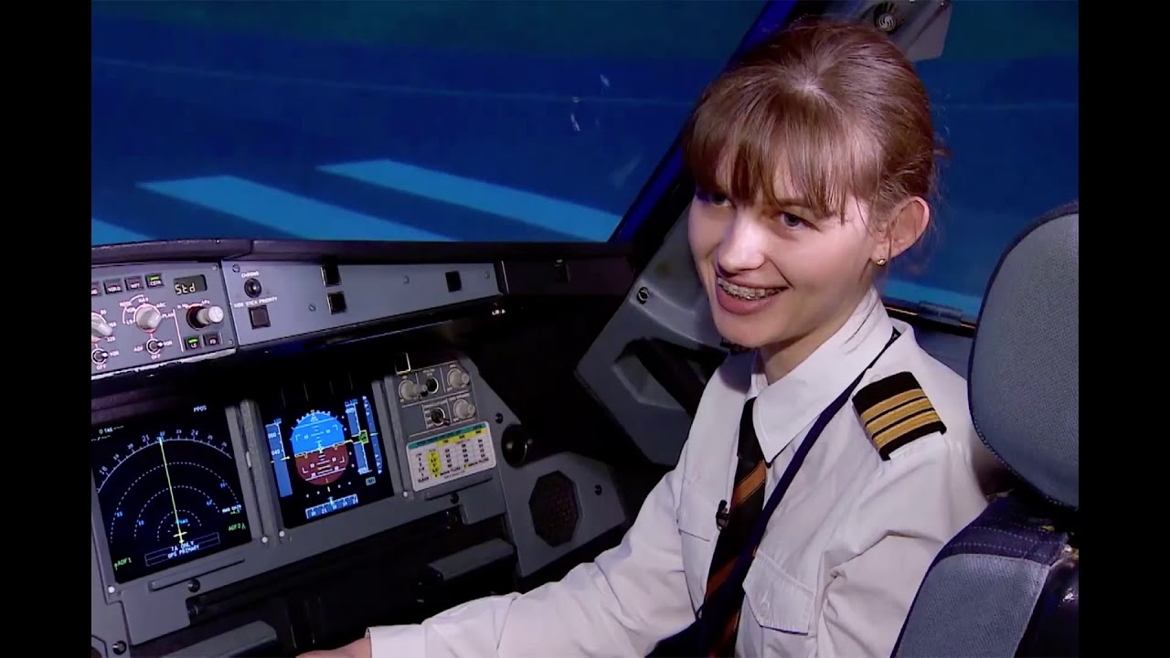 The Top 50 Most Beautiful Female Airline Pilots - YouTube