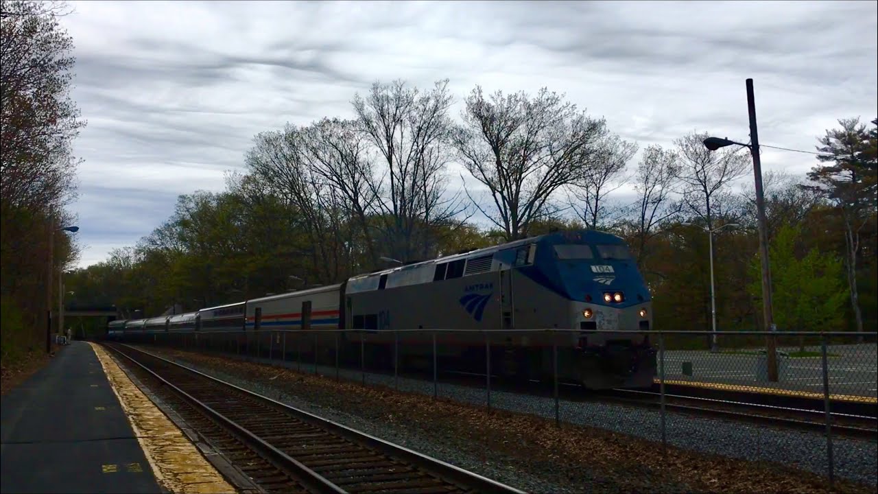 Amtrak 449 with a partial Jingle bells horn show and the New England