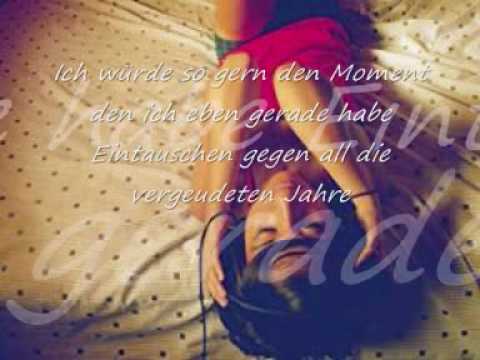 Schau dir das Musikvideo zu {trackName} von {artistName} an