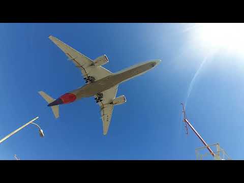 asiana A350 overhead