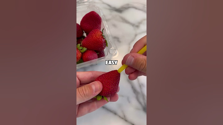 Eat Strawberries The Correct Way