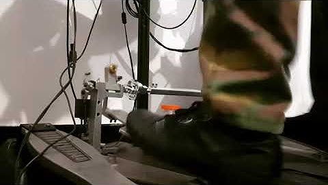 Random double bass practice using Axis A longboard (Swivel Technique)