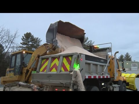 Maryland crews prepare roads as freezing rain causes icy conditions ...