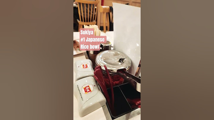 Makan malam di restoran Jepang Sukiya