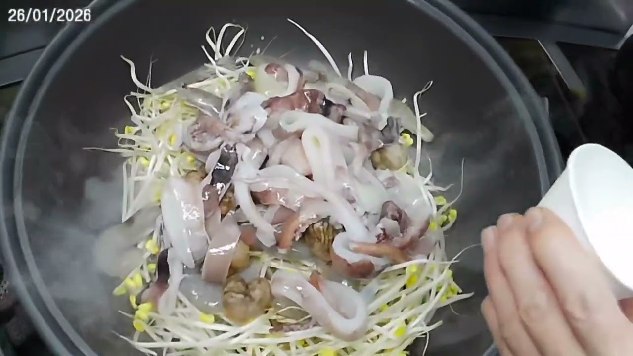 콩나물 해물찜 냉장고 털이했어요