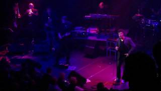 It hurts to be in love Gino Vanelli Paradiso 8 November 2011