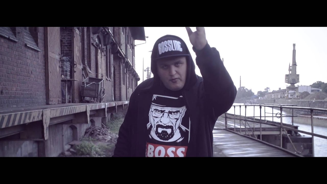 YouTube पर Skor Nadziemie - Obcy (prod FeRu) OfficialVideo देखें YouTube पर Skor Nadziemie - Obcy (prod FeRu) OfficialVideo देखें